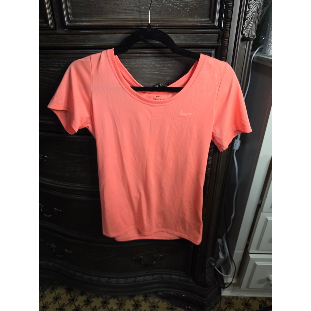 Nike Dri-FIT Short Sleeve Training Shirt Coral Orange Women‎ Small Scoop Neck